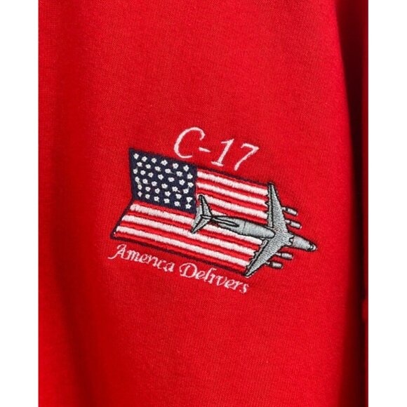 C-17 America Delivers Vintage Gildan Red Crewneck Fleece Sweatshirt Mens Size XL - Picture 4 of 10